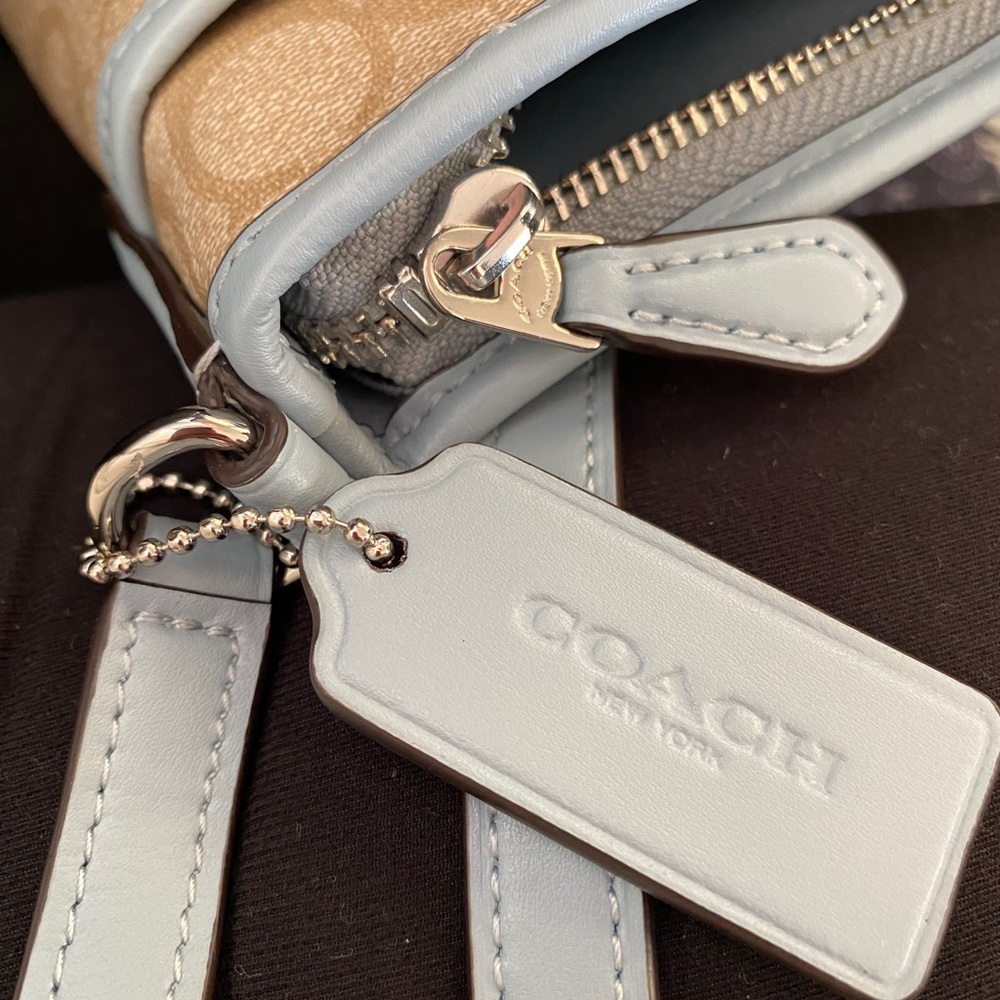 Authentic coach - Picture 6 of 9